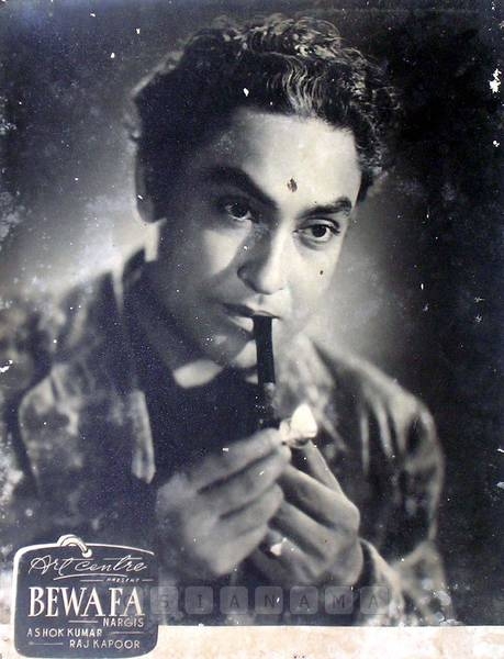  Bewafa
1952
Banner Art Centre
Director M. L. Anand
Photographic Lobby Card
0818799
