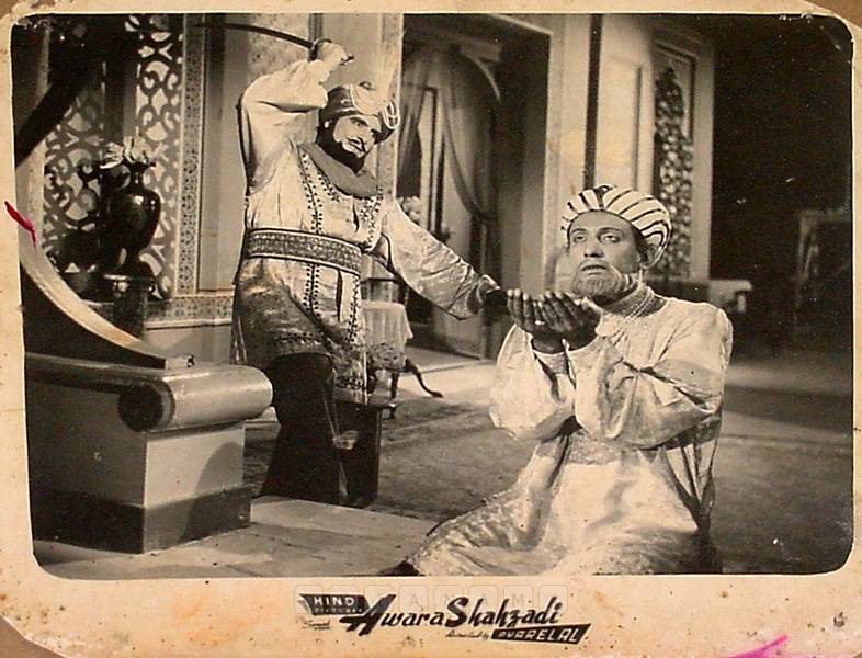 
Photographic Lobby Cards
0817732.CINE.lbp
