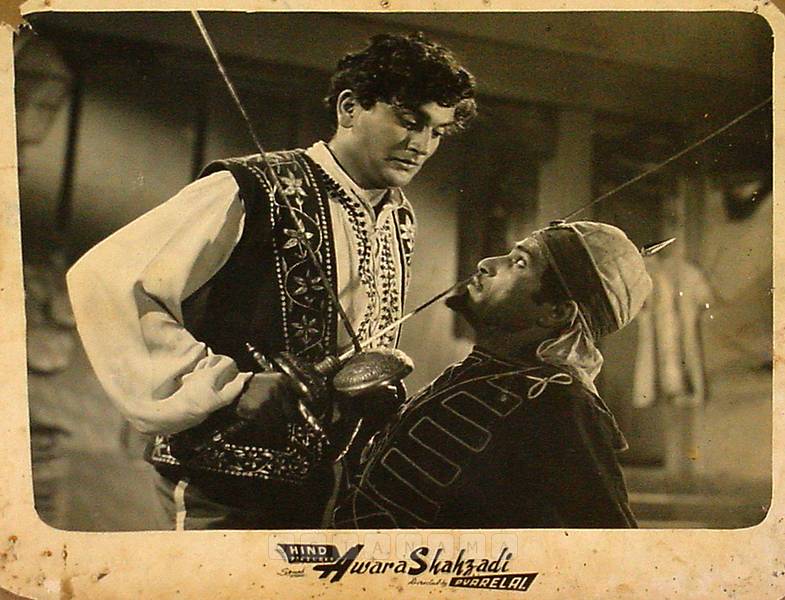 
Photographic Lobby Cards
0817736.CINE.lbp
