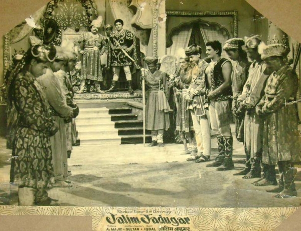 Photographic Lobby Cards
0823118.CINE.lbp