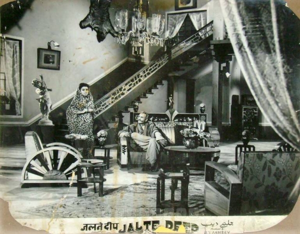  Jalte Deep
1950
Banner Nihal Film Corporation
Director Dharam Kumar
Photographic Lobby Card
0823134
