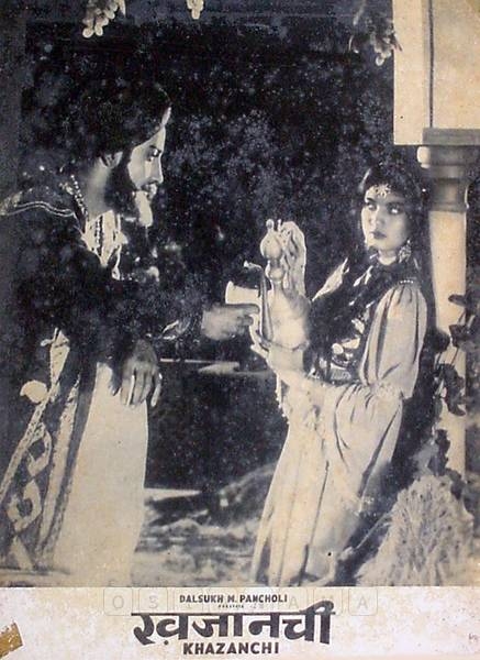 Khazanchi
1941
Banner Pancholi Art Pictures
Director Moti B. Gidwani
Photographic Lobby Card
0823960