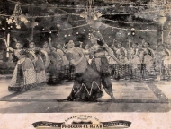 Photographic Lobby Cards
827068.CINE.lbp