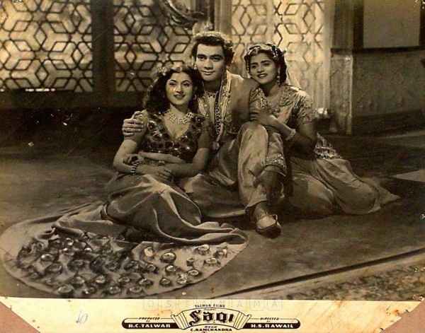 Saqi
1952
Banner Talwar Films
Producer R. C. Talwar
Director H. S. Rawail
Photographic Lobby Card
0828757