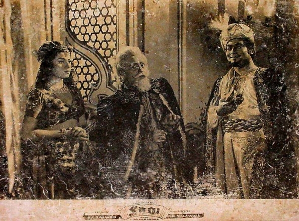 Saqi
1952
Banner Talwar Films
Producer R. C. Talwar
Director H. S. Rawail
Photographic Lobby Card
0828760