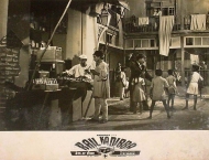 Photographic Lobby Cards
827733.CINE.lbp