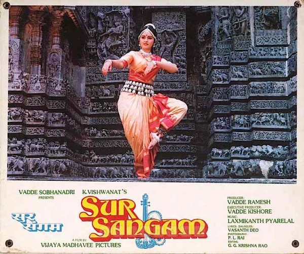  Sur Sangam
1985
Banner Vijaya Madhavee Movies
Producer Vadde Ramesh
Director K. Vishwanath
Photographic Still Mounted on Lobby Card
0864764
