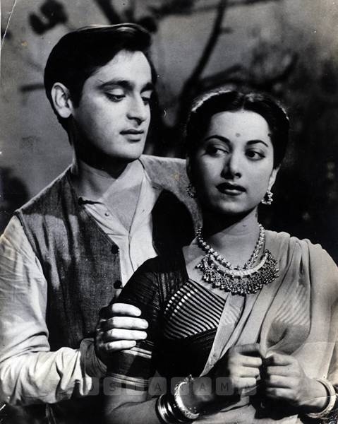 Pyar Ki Jeet
1948
Banner Famous Picture
Director O. P. Datta
Photographic Still
0917352