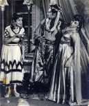 Photographic Stills & Negatives
915522.CINE.pho Photographic Stills & Negatives
915522.CINE.pho