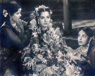 Photographic Stills & Negatives
916726.CINE.pho Photographic Stills & Negatives
916726.CINE.pho